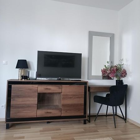 Apartament Paderewskiego 1 Zielonka  Eksteriør billede
